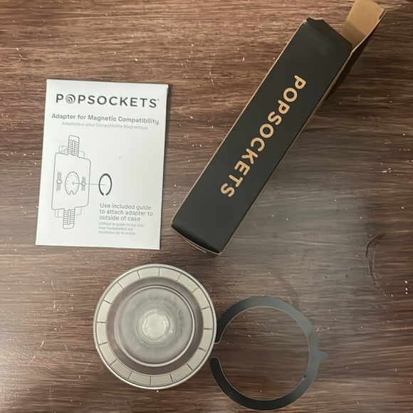 POPSOCKETS WITH WHITE ADAPTER RING - Picture 2 of 4